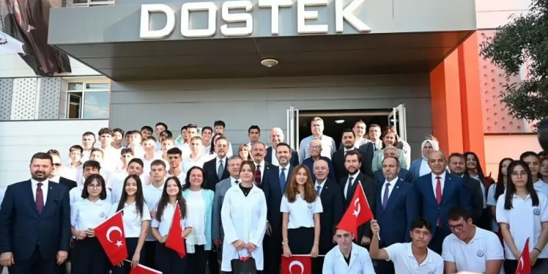 Denizli Sanayicileri DOSTEK Koleji’nde Bir Araya Geldi